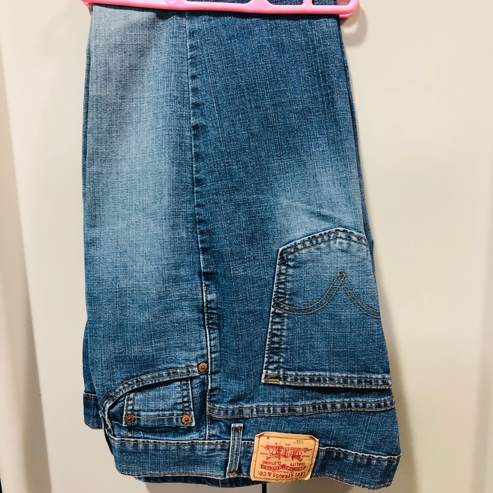 LEVI boot cut/flare jeans 👖